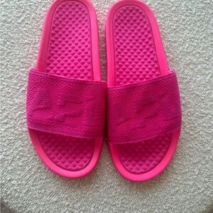 APL Women’s Big Logo TechLoom Slides
